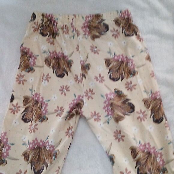 Highland cow print light yellow tan mauve print bell bottoms pull on pants Sz 4 - Picture 4 of 6